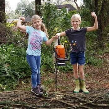 Girls with Chainsaw